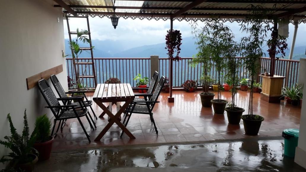 The River View Homestay Kurseong 외부 사진